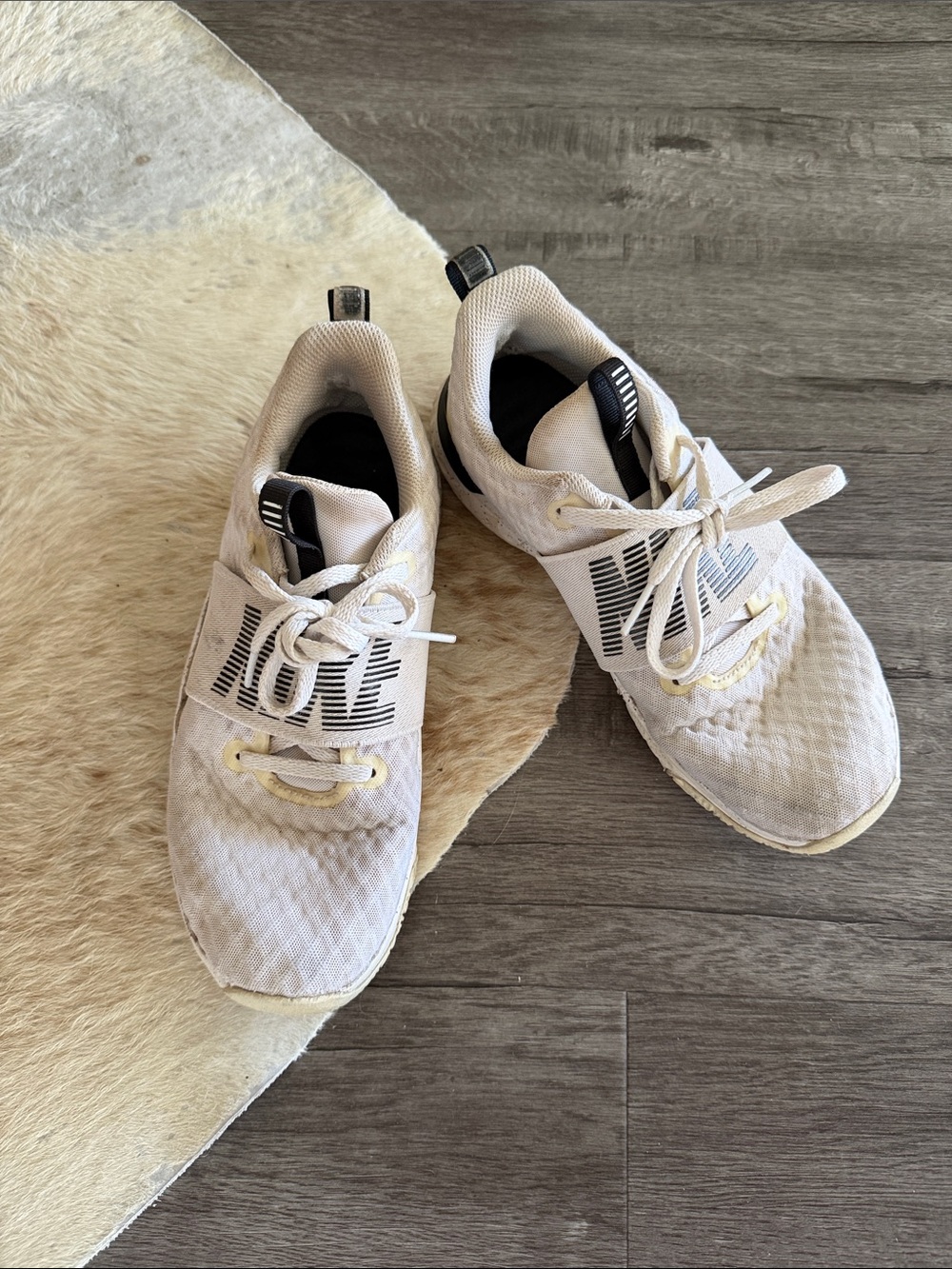 Nike Women's White Cream Athletic Lace-Up Sneakers